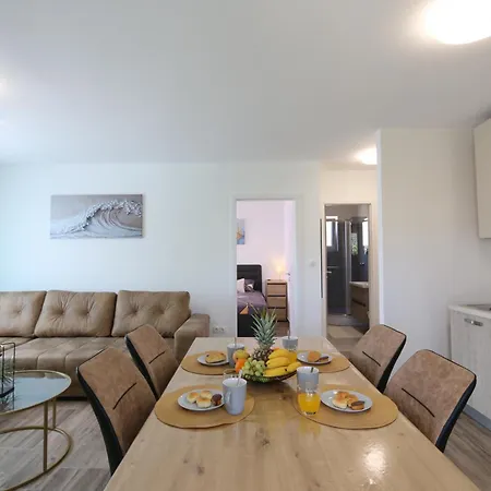 Mirjana Apartment *