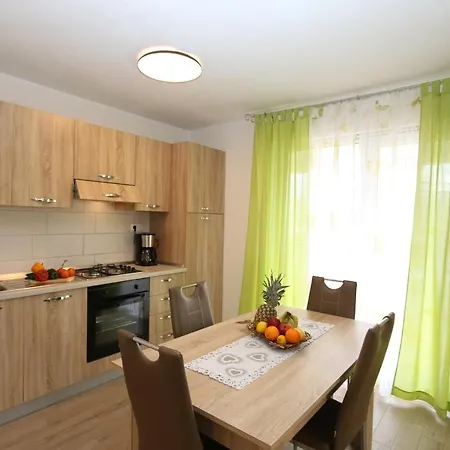 Apartment Mirjana *