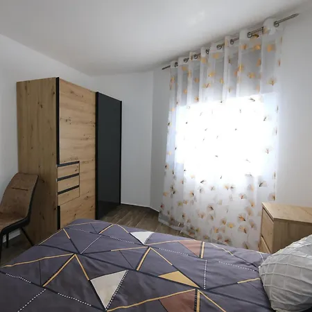 アパート Mirjana *