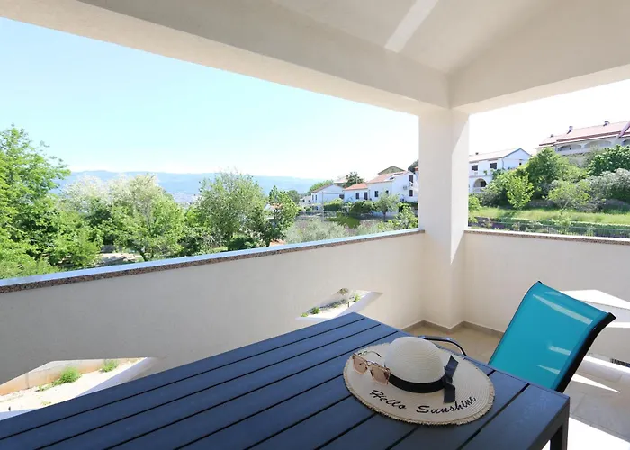 アパート Mirjana シロ