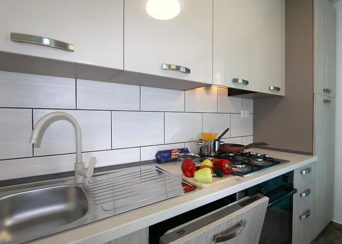 Mirjana アパート *