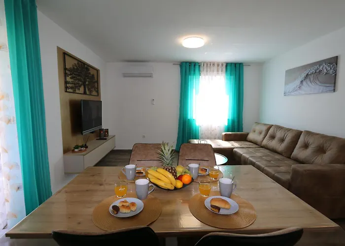 アパート Mirjana